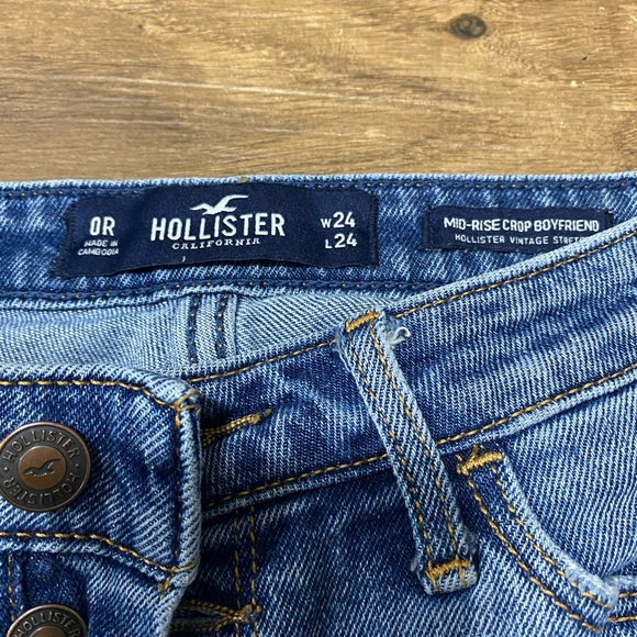 Mid-rise crop Boyfriend (Hollister vintage stretch). Size- 0R , W24, L24 - Picture 3 of 4